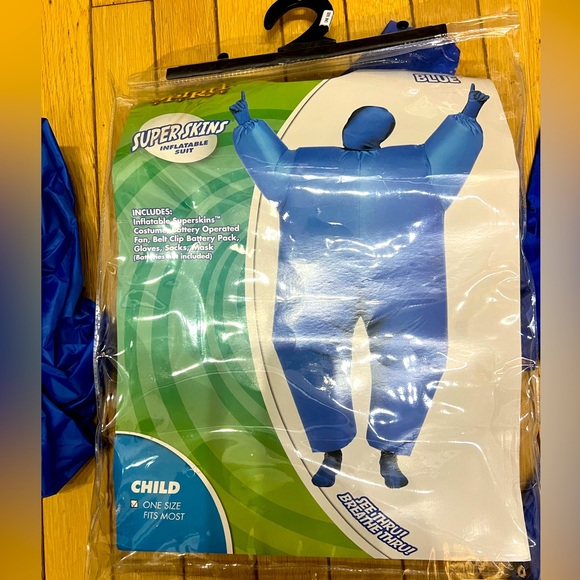 Blue inflatable suit - Picture 2 of 7